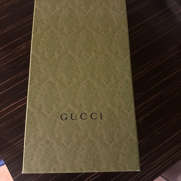 GUCCI Women's White Athletic Shoes - Picture 7 of 10